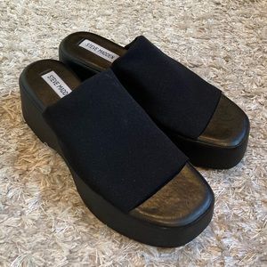 💗(Steve Madden) slinky platform sandals